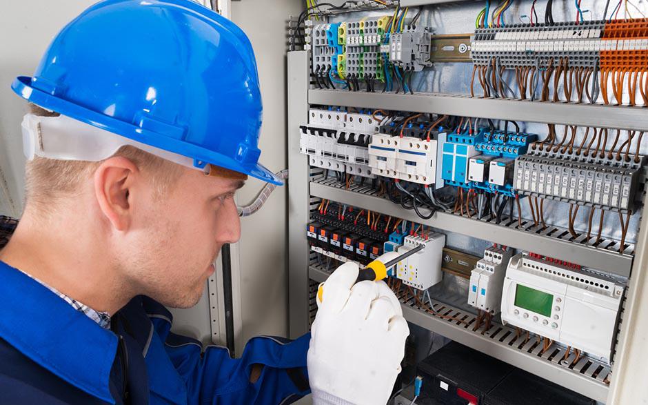 technicien électricien Paris 11