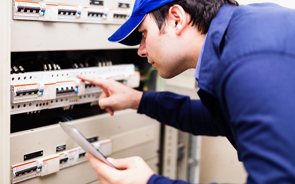 technicien électricien Paris 11